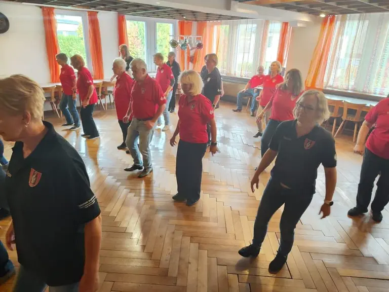 Ein Jahr VfL Line Dance Ilona & Gebe – Wir haben gefeiert!